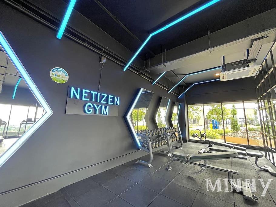 Netizen Walk To Mrt 4-5pax Apartment Cheras