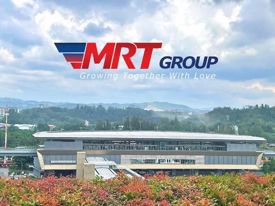 Netizen Walk To Mrt 4-5pax