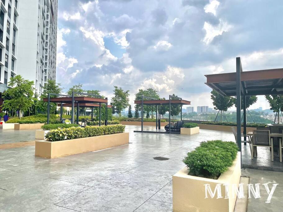 Netizen Walk To Mrt 4-5pax Apartment